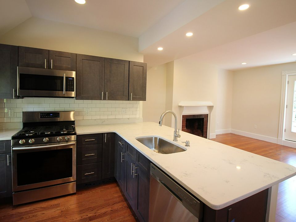 2nd image of 49 Beech Glen St APT 2