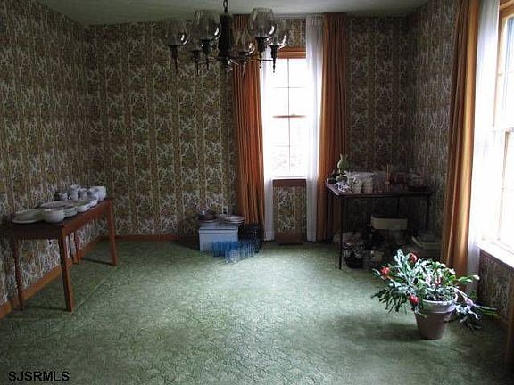 4th image of 28 Dawson Dr