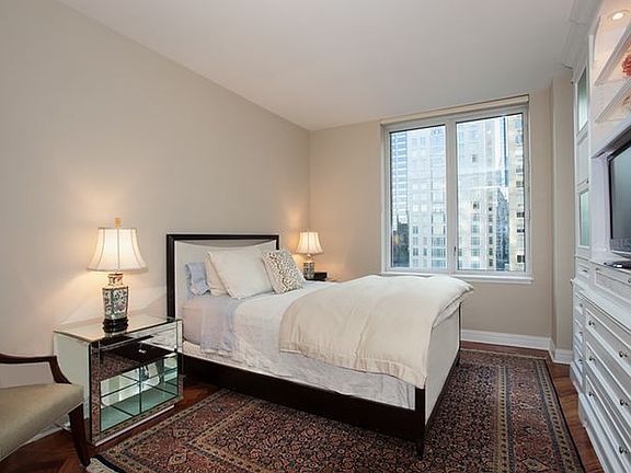 3rd image of 15 W 63rd St APT 21C