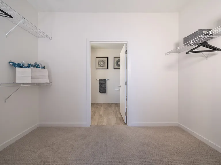 Gallerie Apartments — Photo 32