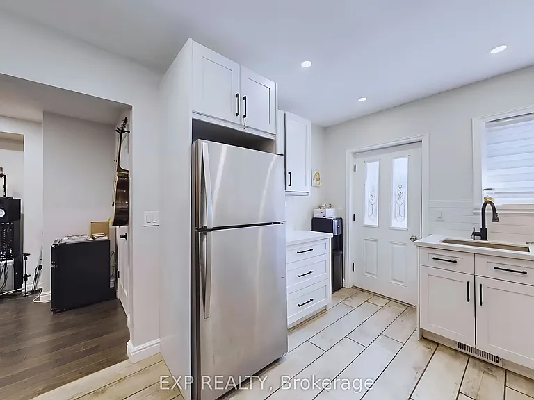 200 Waterloo Ave #2 — Photo 13