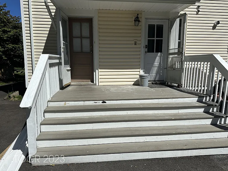 336 Cedar Ave #B — Photo 16