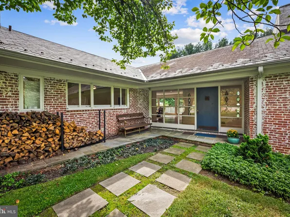 98 Cotswold Rd, Baltimore, MD 21210