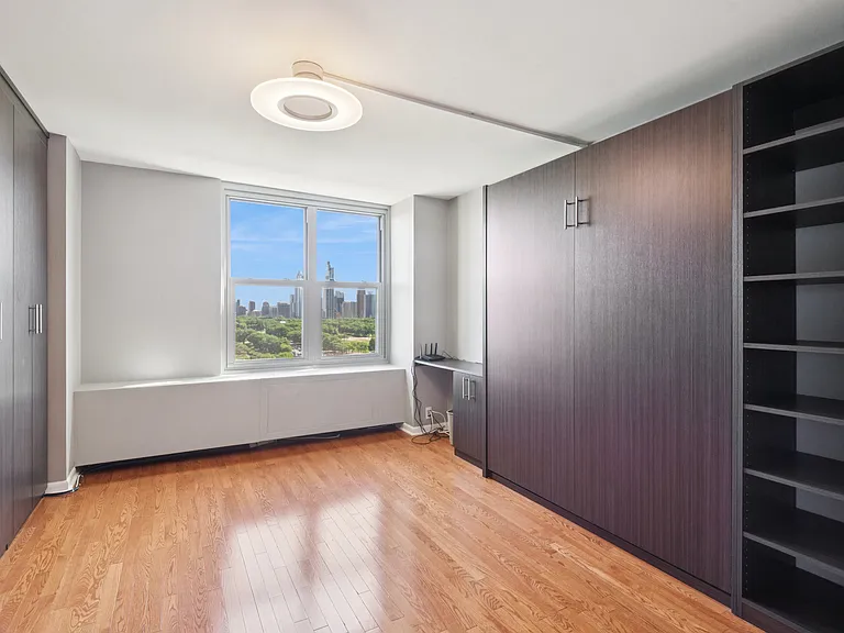 400 E Randolph St #1809 — Photo 14