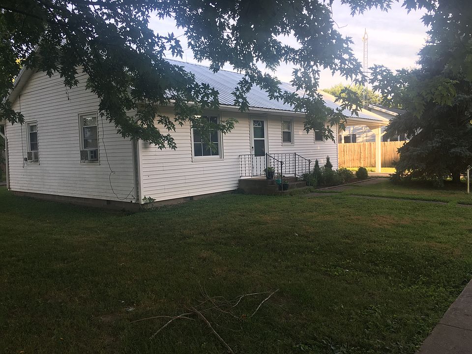 1st image of 370 S Lee Evans Dr