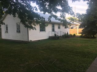 370 S Lee Evans Dr, Hull, IL 62343