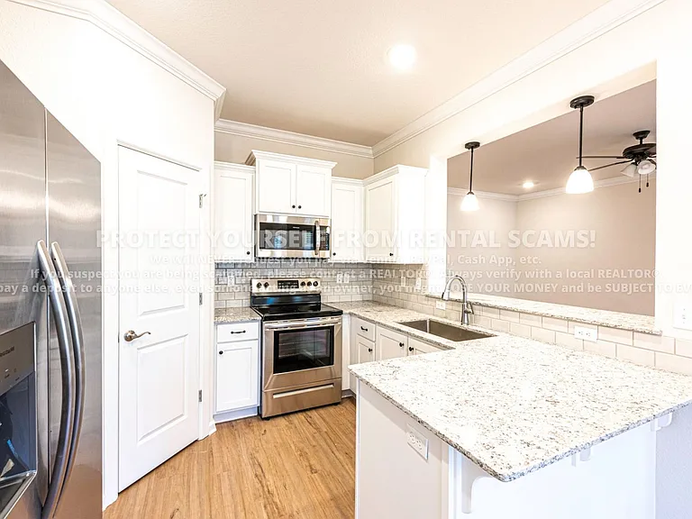 410 Coconut Ln — Photo 4