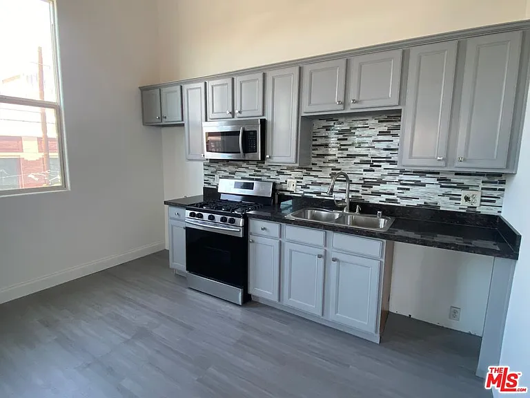 726 S Santa Fe Ave #303 — Photo 6