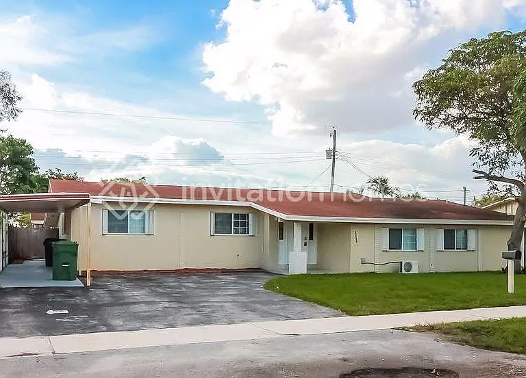 5660 W 9th Ct — Photo 1