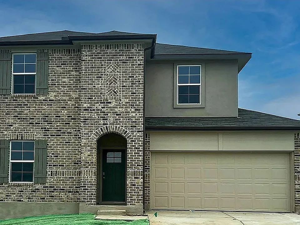 115 Bethpage Dr