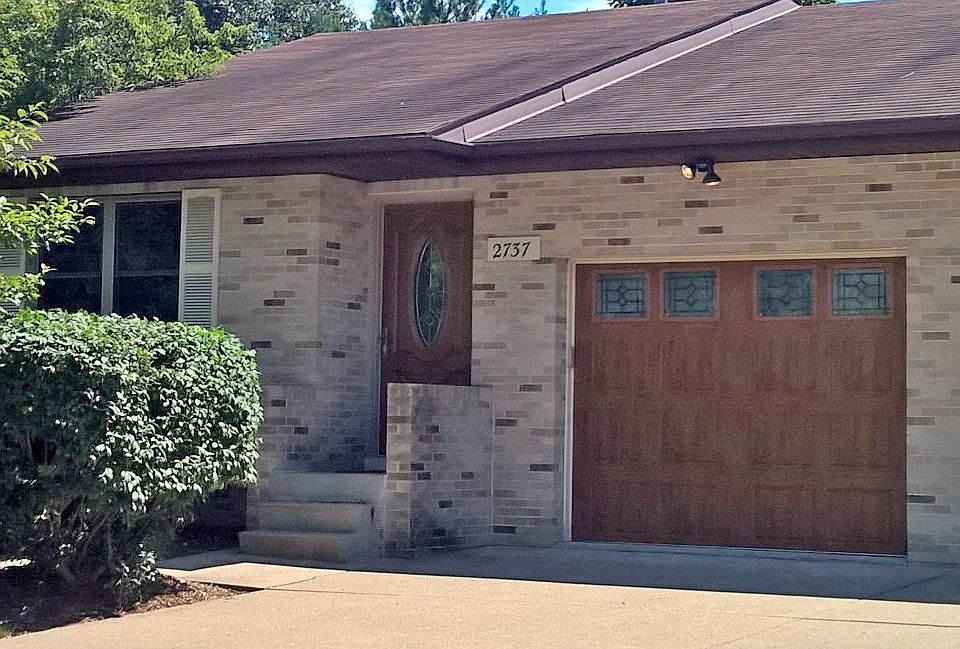 2737 Duplex exterior