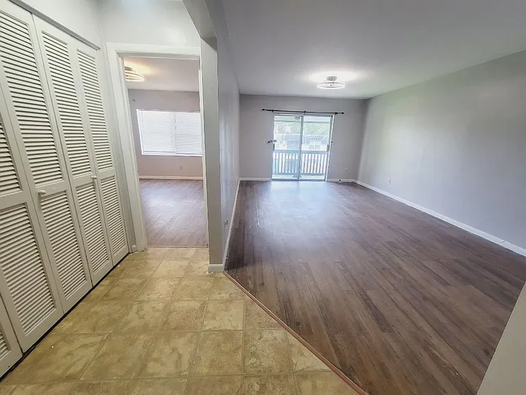 2325 W Pensacola St #213 — Photo 3