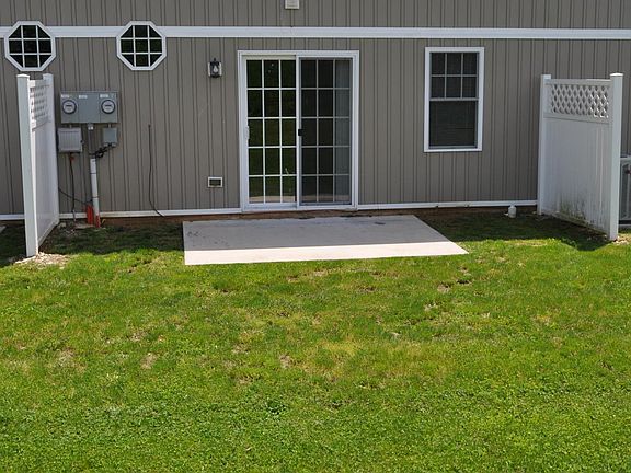 Back Patio, small side yard is included