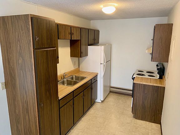 3rd image of 714 Powell St APT 6