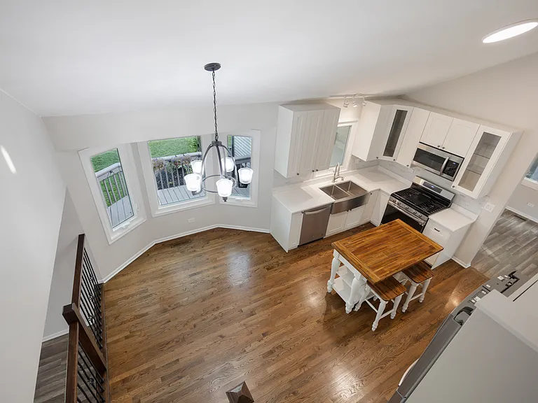 615 Chester Ct E — Photo 16
