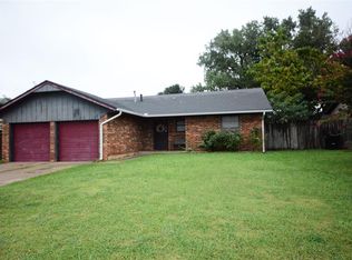 1113 SE 12th St, Moore, OK 73160