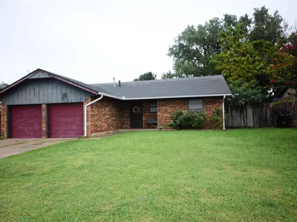 1113 SE 12th St, Moore, OK 73160