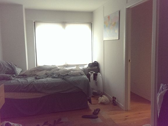 4th image of 279 E 44th St APT 10J