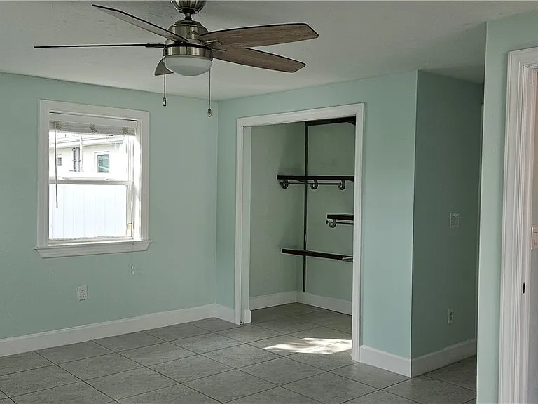 1626 Grace Ave — Photo 13