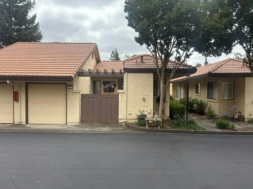 1st image of 71 Fountain Grove Cir