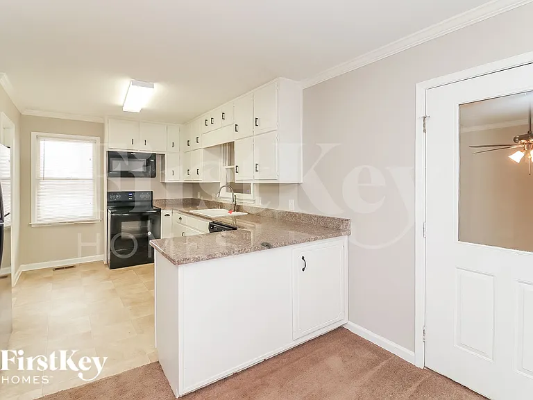 5531 Concord Cir — Photo 8