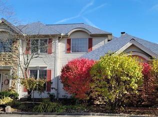 6405 Suzanne Ln, Solon, OH 44139