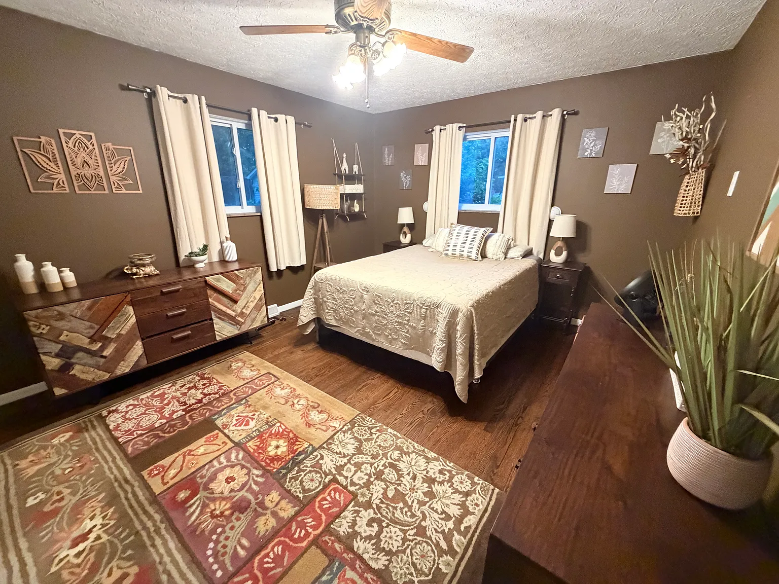 3 bed, 1.5 bath, 1461 sqft, $2,300 — Photo 3