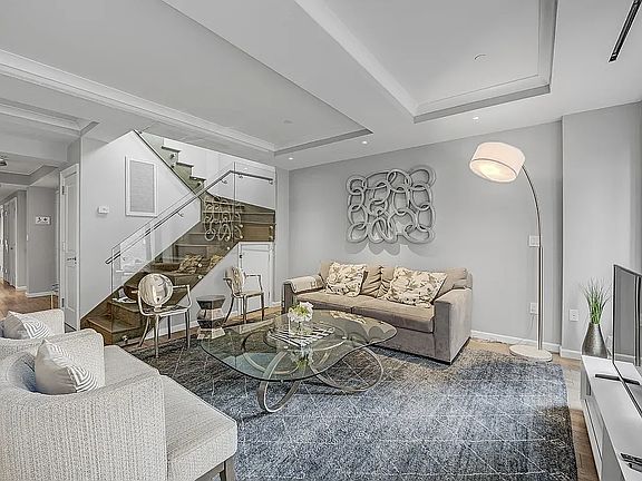 3rd image of 207 W 75th St #Penthouse 2