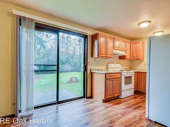 5th image of 1130 SW Harrier Cir APT 1