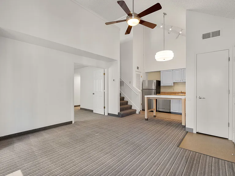 AVIA Lofts on Parkway — Photo 102