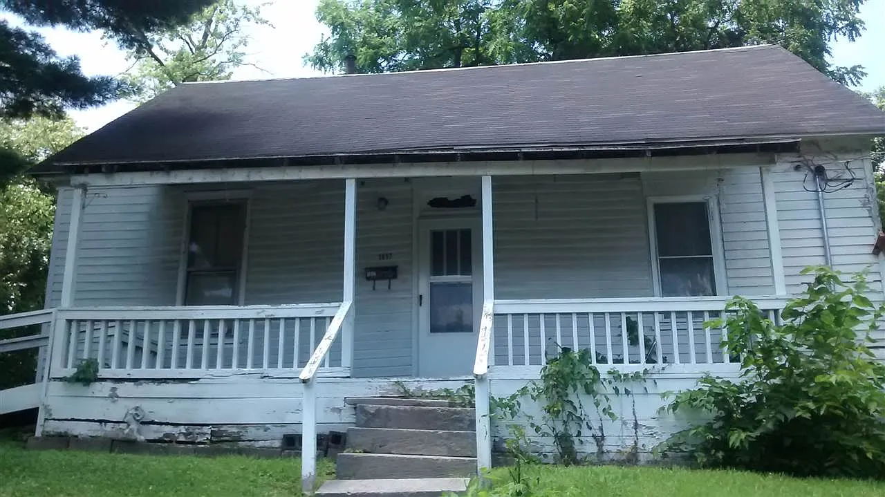 1617 East St photo 1