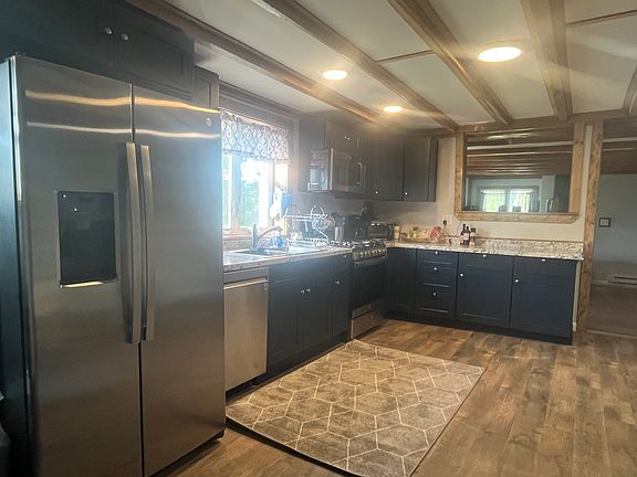 5th image of 745 Barnumville Rd