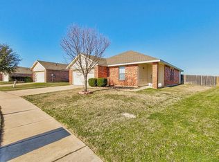 1313 Castle Ridge Rd, Fort Worth, TX 76140