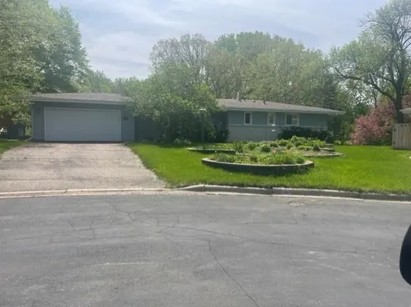 8633 Harrison Cir, Bloomington, MN 55437