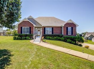 656 Stonewall Ln, Clarksville, TN 37040