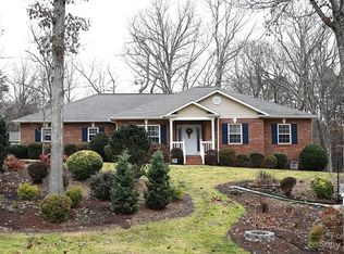 202 Laurel Ct, Hildebran, NC 28637