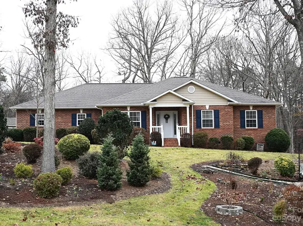 202 Laurel Ct, Hildebran, NC 28637