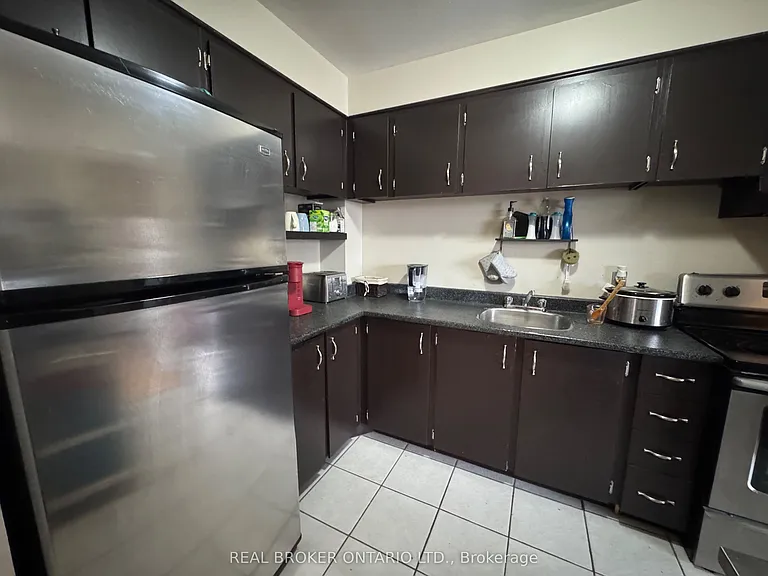845 Kyle Ct #305 — Photo 8