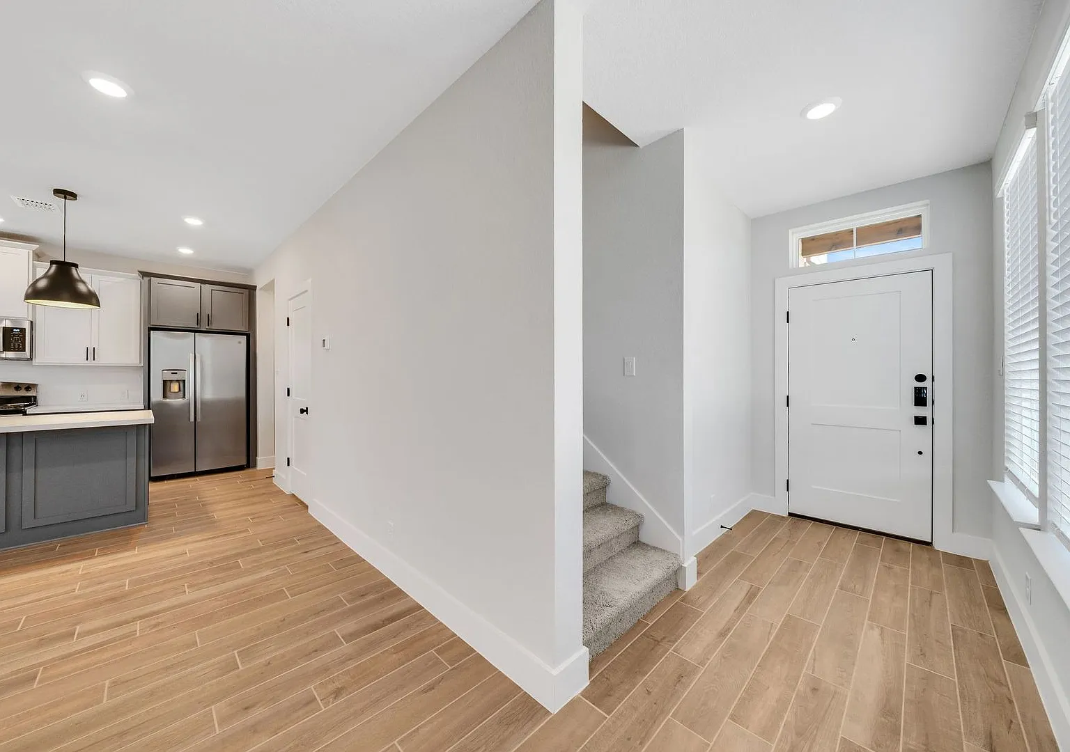 Beautiful Modern Townhome Close To Lackland!September Special! Get 2 Weeks Free Rent When You Mov... — Photo 3