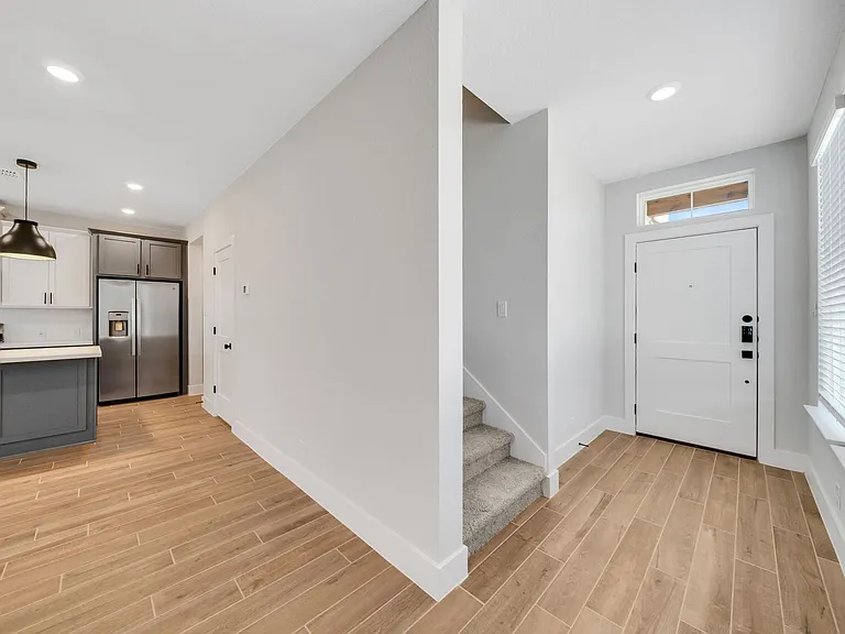 13631 Giovannis Gdn — Photo 3