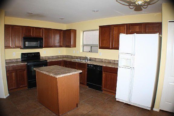4th image of 42646 W Hillman Dr