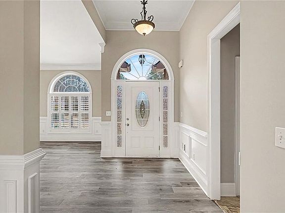 2nd image of 25 Inverleigh Row