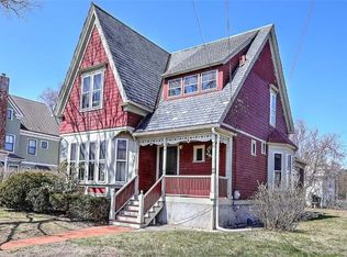 81 Arnold Ave, Cranston, RI 02905