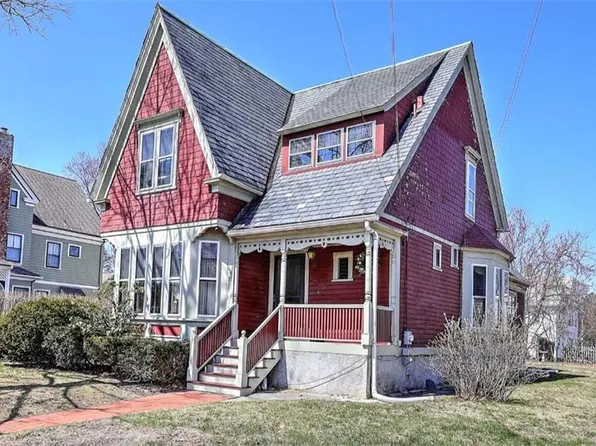 81 Arnold Ave, Cranston, RI 02905