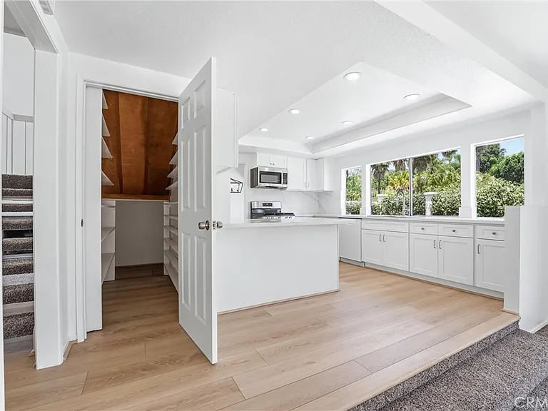 845 Woodcrest Ave — Photo 12