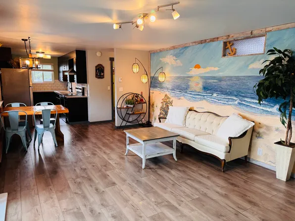 161 W Pacific Ave #3, Westport, WA 98595