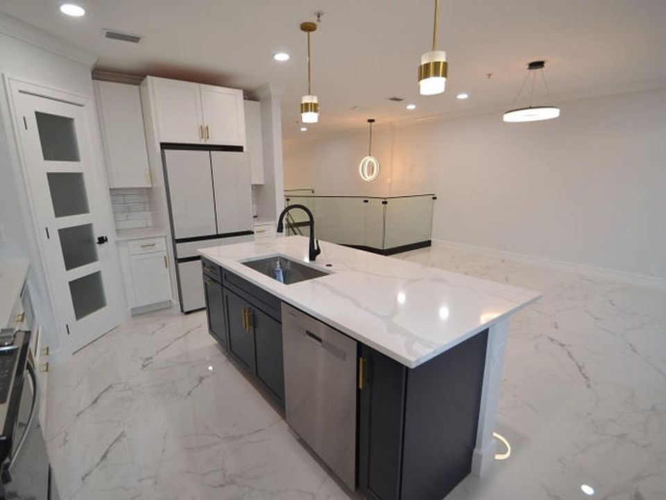 1st image of 3006 Waterside Cir