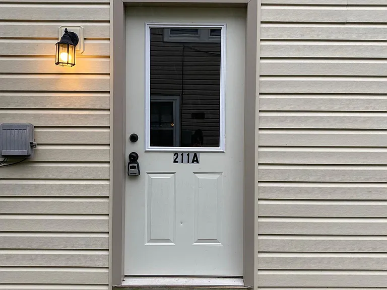211A N Railroad St — Photo 34