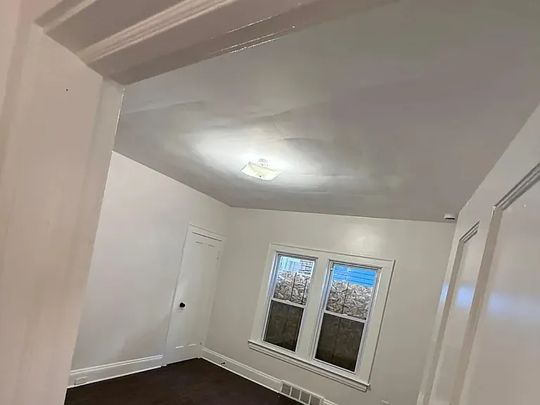 11701 Fairport Ave — Photo 10