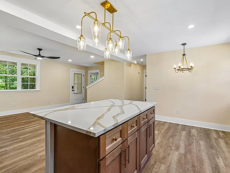 1425 Shelton Ave — Photo 5